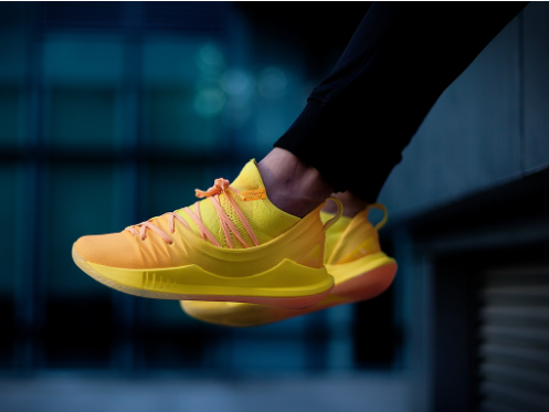 Curry 5 中国行细节欣赏  库里5中国行上脚图欣赏