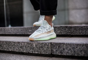 Yeezy 350 V2鞋带穿法有哪些 Yeezy 350 V2鞋带系法图解