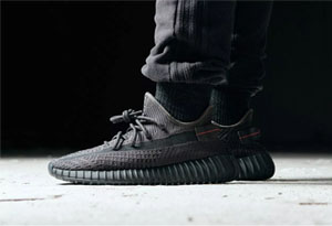 Yeezy 350 V2黑魂配色上脚赏析 Yeezy 350黑魂反光版本会发售吗