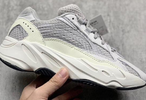 nike fog1和yeezy700哪个好看 nike fog1发黄怎么办