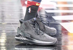罗斯9跟欧文5实战谁更好 Kyrie5和D-Rose9后掌有缓震吗