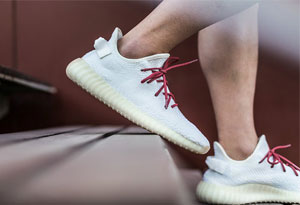 yeezy 350 v2哪个配色最好看 yeezy 350 v2配色排行榜