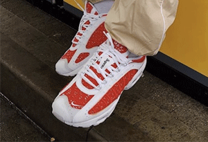 经典白红配色的Supreme x Nike上脚图曝光 Supreme x Air Max Tailwind 4白红配色什么时候发售