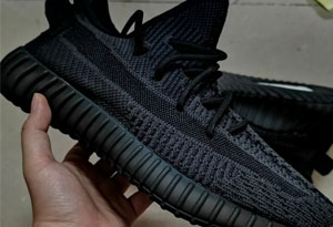 yeezy 350 v2黑天使货量870000双 yeezy 350 v2黑天使发售信息