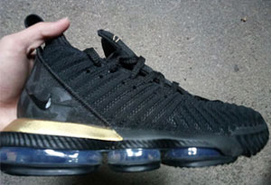 lbj16黑金有xdr吗 lbj16黑金上脚图怎么样