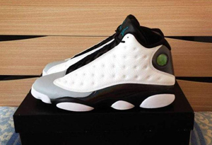 AJ13伯爵怎么辨别真假 Air Jordan 13伯爵真假对比
