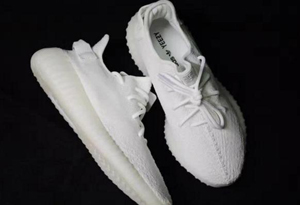 椰子350 V2纯白如何鉴定真假 Yeezy 350 Boost V2全白真假对比