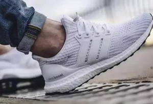 ub4.0和Pegasus35哪个好 耐克超级飞马和阿迪UB四代对比评测