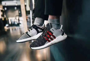 阿迪boost和EQT哪个适合做跑鞋 阿迪boost和EQT的区别对比