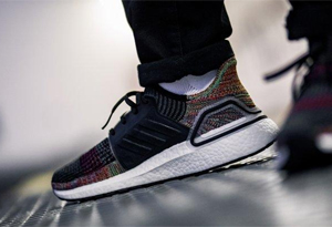 Adidas UltraBOOST 19彩虹配色上脚图 阿迪UltraBOOST 19彩虹配色发售消息